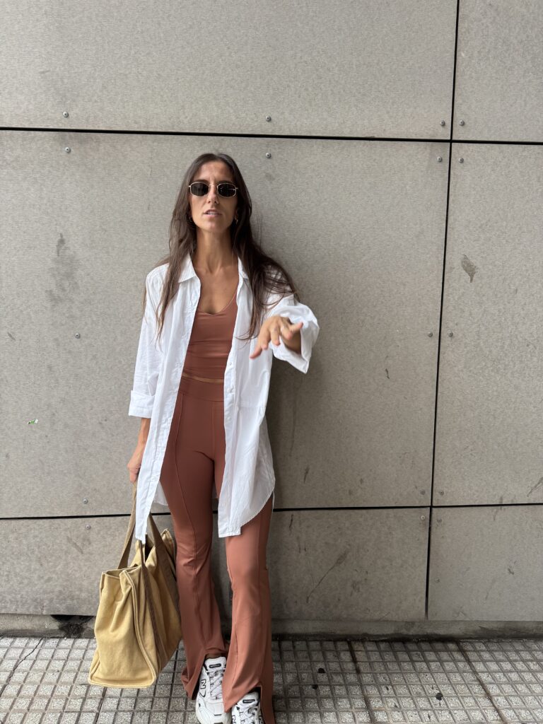 Top Helena de Pratyque con espalda nadador para yoga y pilates.