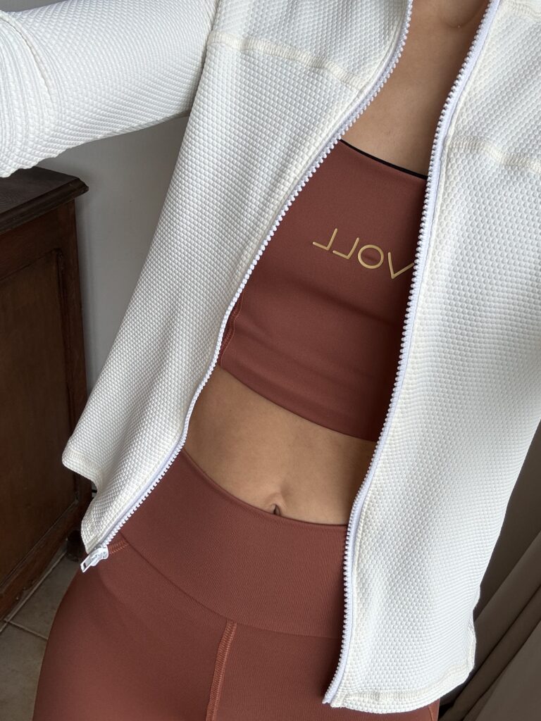 Campera deportiva para pilates yoga y activewear
