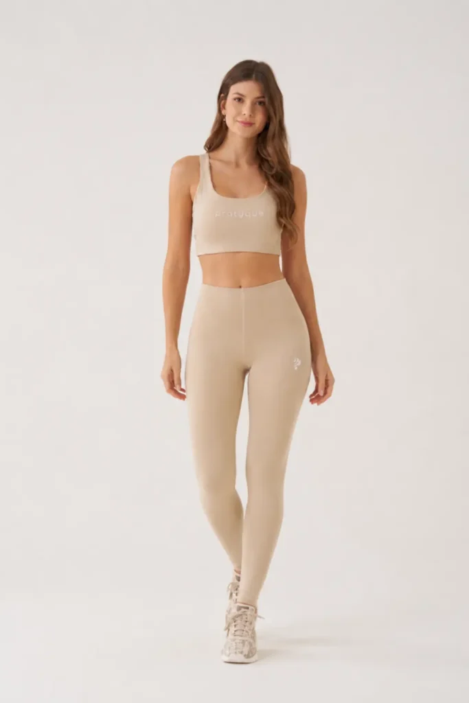 Top y legging infinito de pratyque, efecto cintura infinita, modeladora, compresion media y calce perfecto. Parcialmente seamless